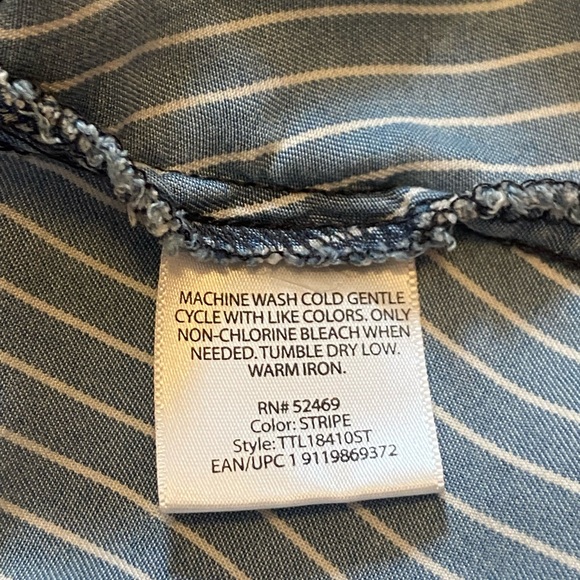 Time and Tru Blue Pinstripe and Lace Blouse Bell Sleeves Size Small - Picture 9 of 9